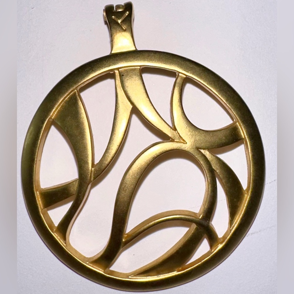 Premier Designs "Pizzazz" Enhancer with magnetic closure